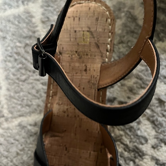 White Mountain Simple Wedge Sandal size 9 - Picture 3 of 5